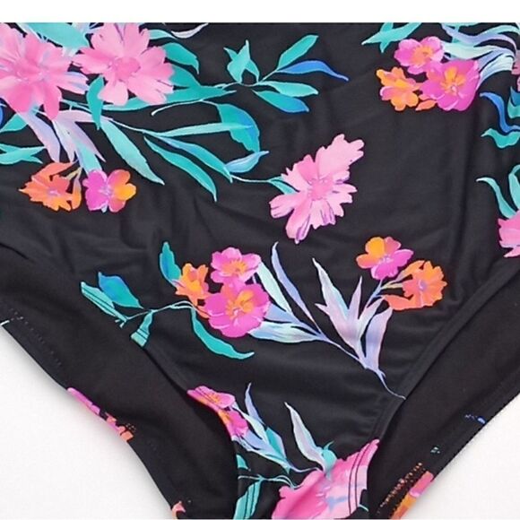 Island Escape Women's Poolside
One-Piece Swimsuit, Ocean Bloom Multi size 8 New - Picture 6 of 16